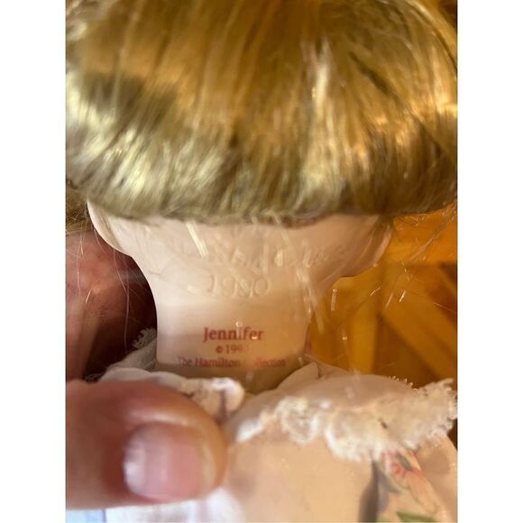 “Jennifer” Hamilton Collection Porcelain Dolls. Vintage. Little Girl And Dog. - Picture 7 of 9